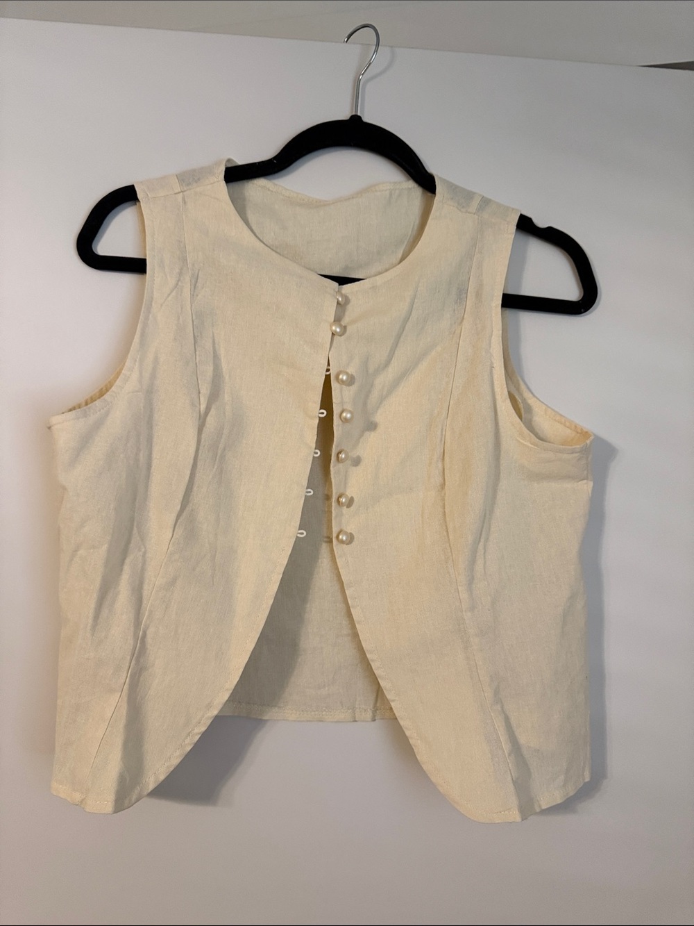 Amazon Cream Sleeveless Button-Front Vest Top